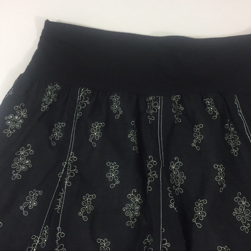 Joe Benbasset Skirt - Picture 4 of 7